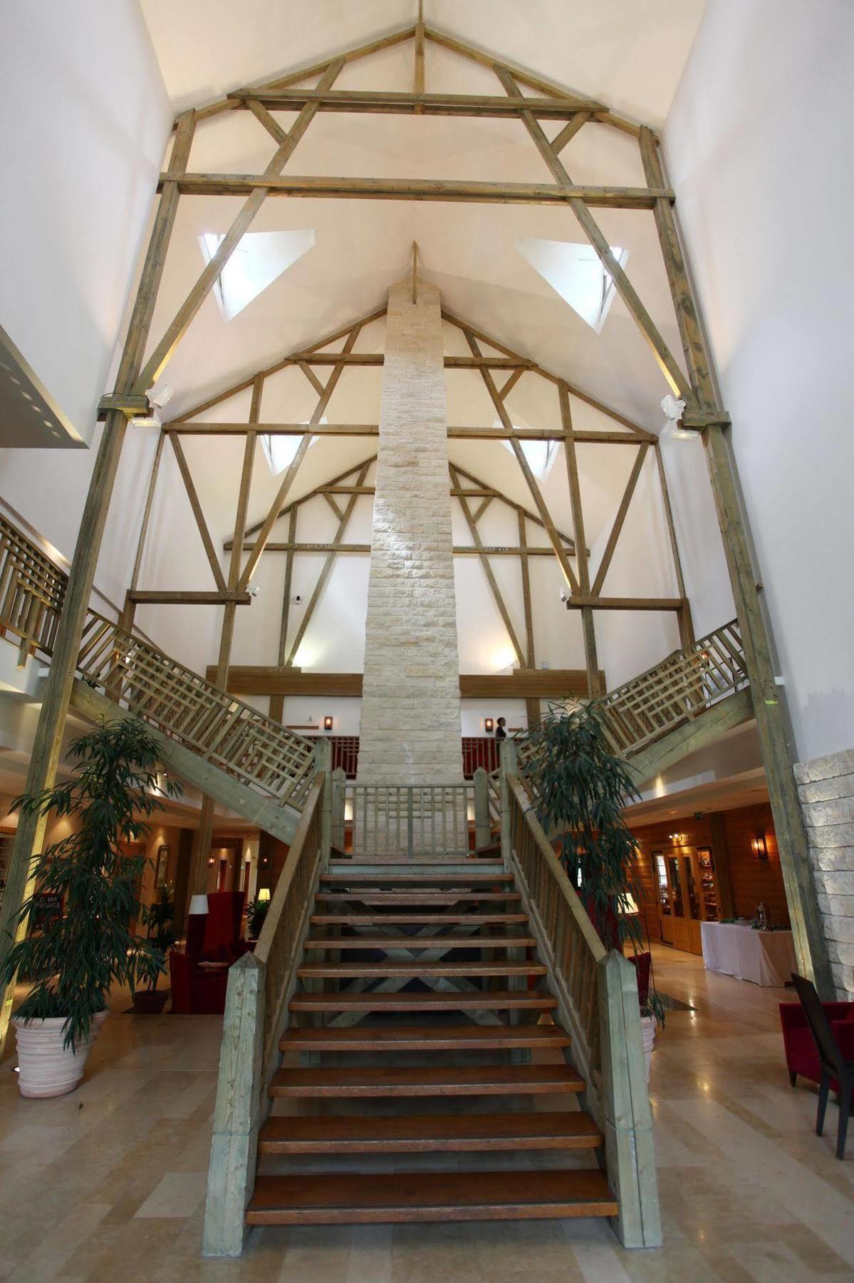 Hotel Des Trois Hiboux Plailly Exteriör bild